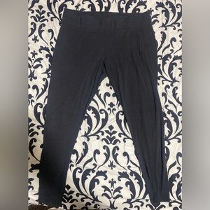 💰2/$10 Used Womens H&M 7/8 Dark Grey Leggings- size xl